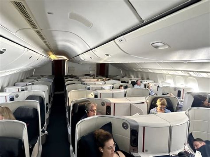 New Orleans mayor’s salary could be docked over first-class flight upgrades