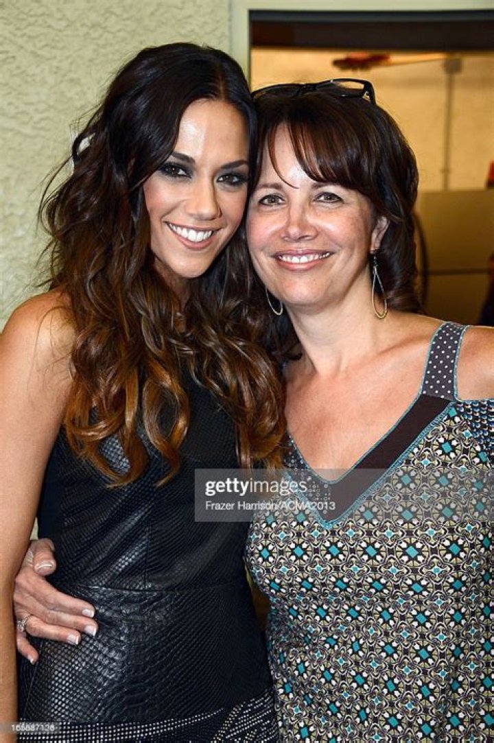 Nora Kramer (Mother of Jana Kramer) Wiki, Biography, Age, Boyfriend, Family, Facts and More