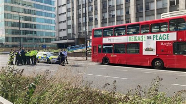 Old Palace schoolgirl, 15, stabbed to death on Croydon bus 'after stepping into fight between pal & ex' as note found