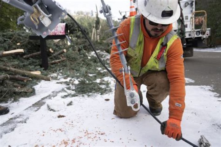 Oregon braces for freezing rain while cold temperatures elsewhere strain electric grids
