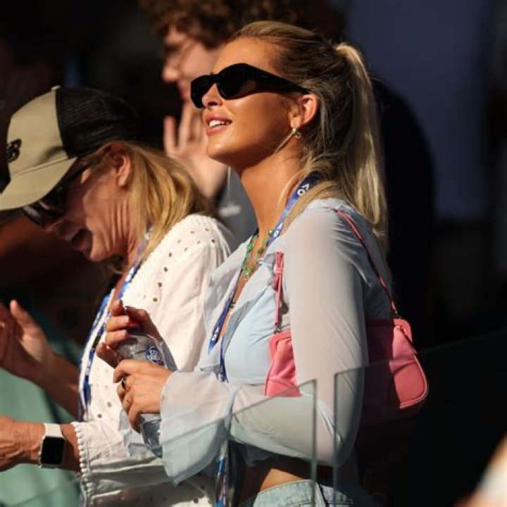 Paige Lorenze Net Worth: A Deep Dive Into The Influencer's Wealth