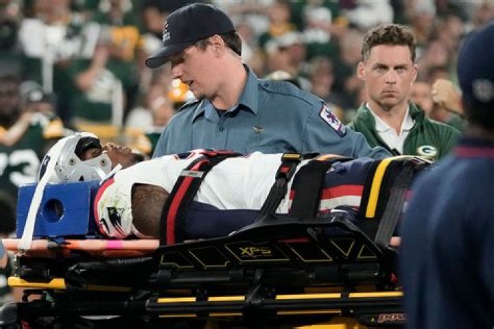 Patriots’ Isaiah Bolden evaluated, released from hospital after being carted off late vs. Packers