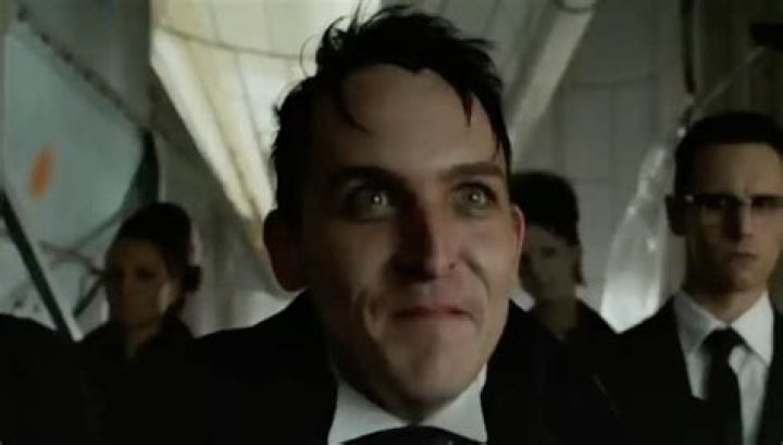 Penguin struggles with crime as mayor in Gotham