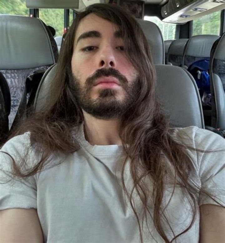 Penguinz0 (YouTube Star) Wiki, Biography, Age, Girlfriends, Family, Facts, and Many More.