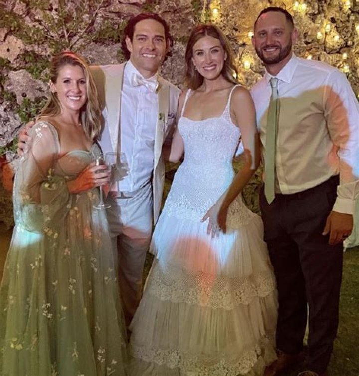 Perry Mattfeld's Wiki - Husband, Height, Net Worth, Family