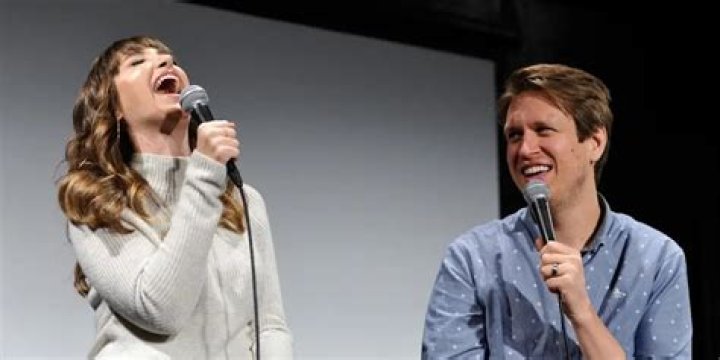 Pete Holmes: Comedian is Happily Married and Has a Daughter