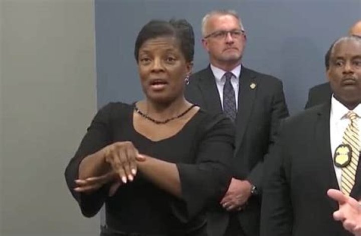 Phony Sign Language Interpreter Crashes Police Press Conference