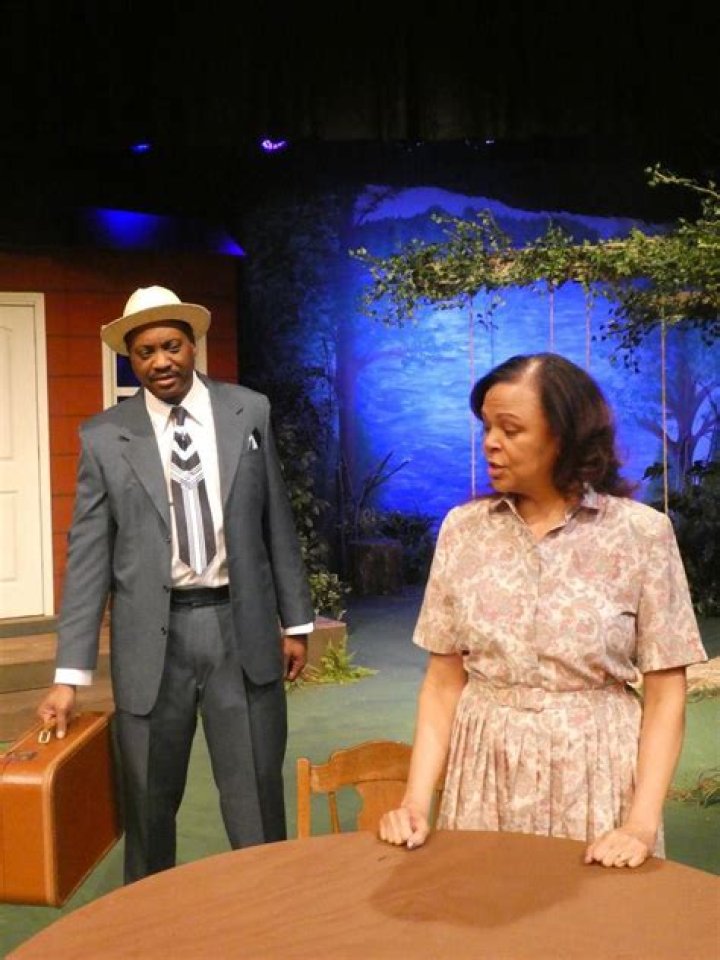Playcrafters puts new spin on “Odd Couple” with color-blind, gender-blind casting