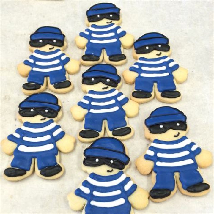 Police seek bakery burglar