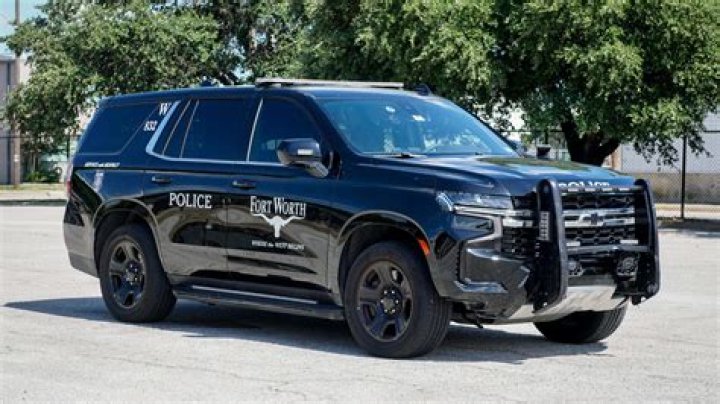 Police seek help to find robbery suspect