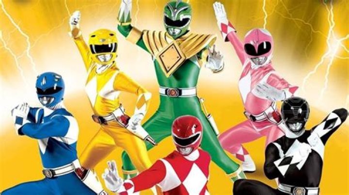 Power Rangers Reboot Goes Back to the 90's