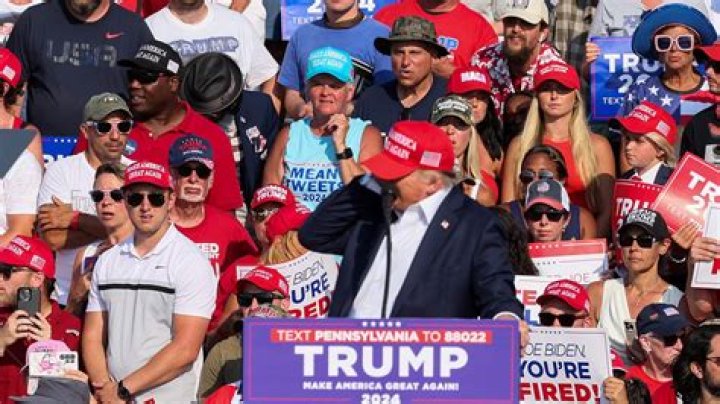 President Trump rally in Dubuque draws several thousand supporters