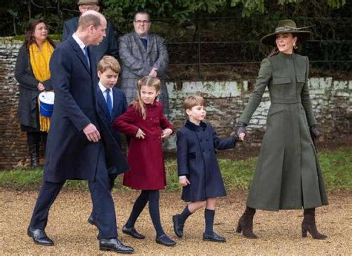 Prince Louis’ missing finger worries fans of the Royal Family