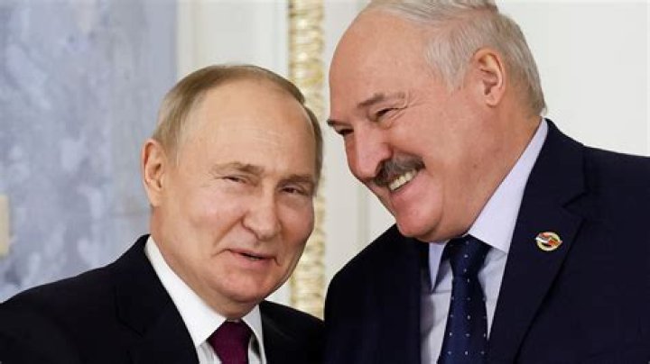 Putin and Lukashenko meet in St Petersburg to discuss ways to expand the Russia-Belarus alliance