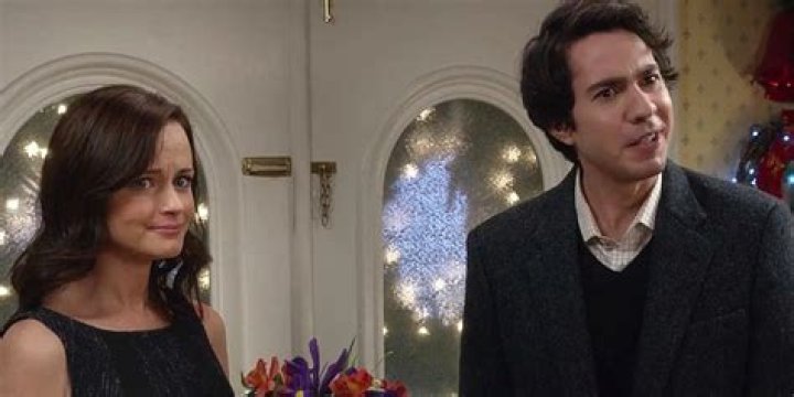 Ranking Rory's 'Gilmore Girls' Boyfriends, Dates & Crushes, From Logan To Marty To The Guy In The Laundry Room