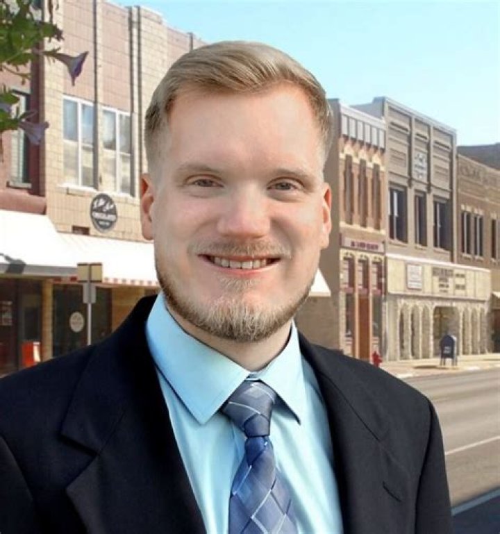 Retiring Genesis Health communications specialist will run for Iowa House