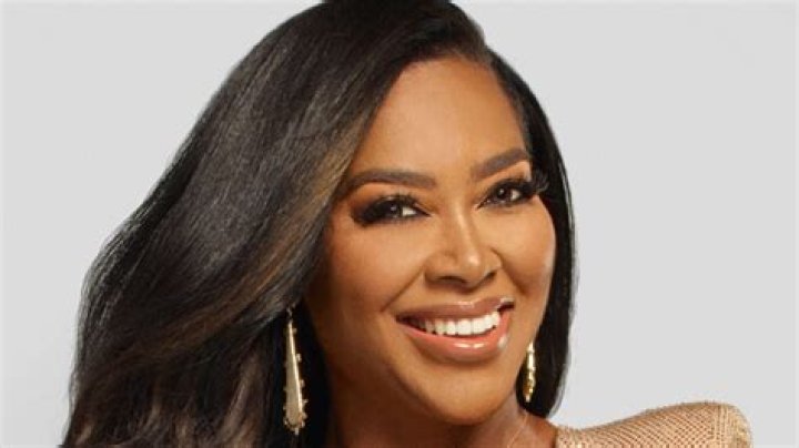 RHOA: Kenya Moore was triggered by Marlo Hampton kicking out her nephews
