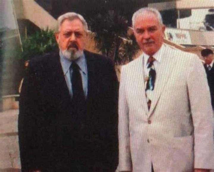 Robert Benevides Ukama, Basa, Mari Yemari uye Bio