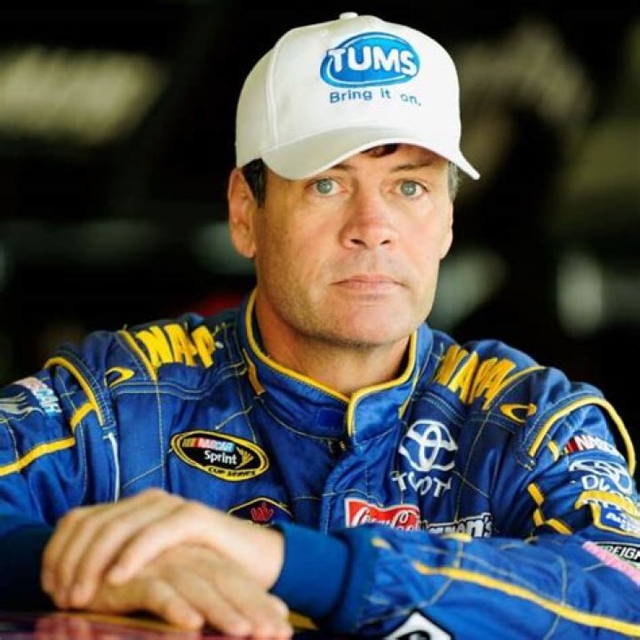 Robert L. Waltrip Net Worth (2024)