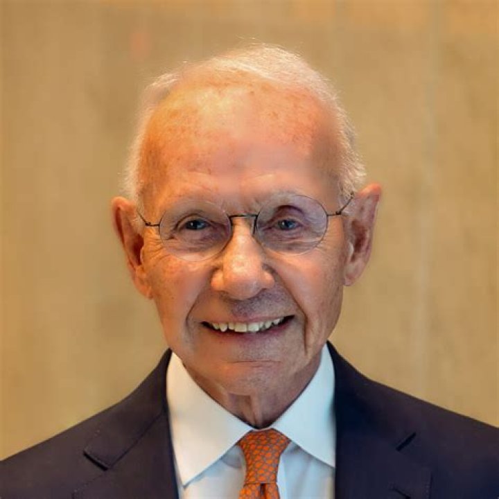 Roger W Sant Net Worth (2024)
