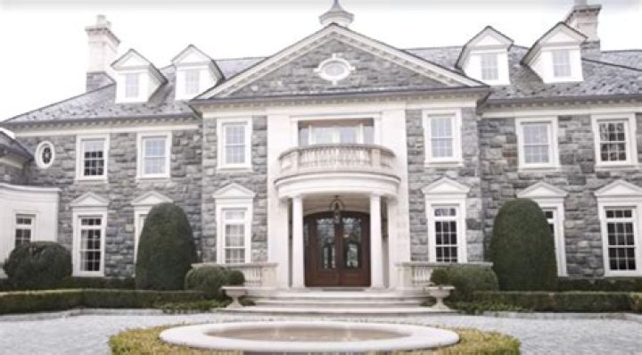 Ryan Giggs SLASHES £500,000 off price of mansion down to £3m... as Man Utd legend's plush pad goes unsold for two years
