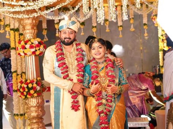 Sai Kiran Wife, Marriage, Reception, Photos, Family, Height, Age, Net Worth