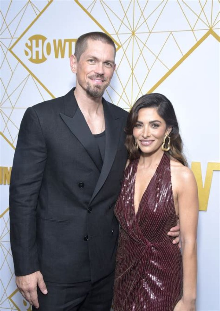 Sarah Shahi Dating History: Here’s All We Know