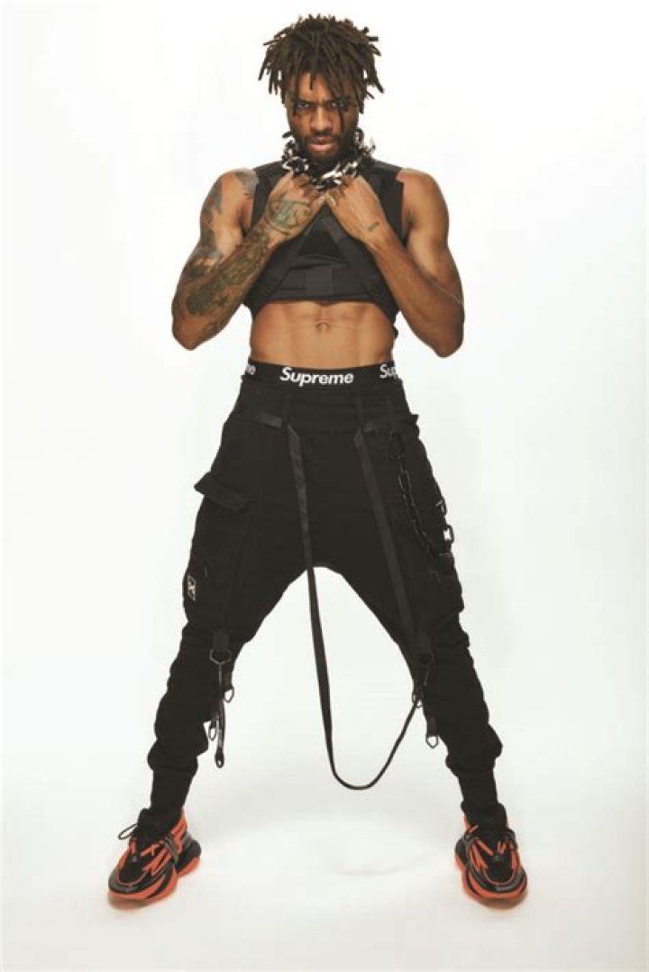 Scarlxrd Ditches YouTuber Life, Black Mask for Screamo Success