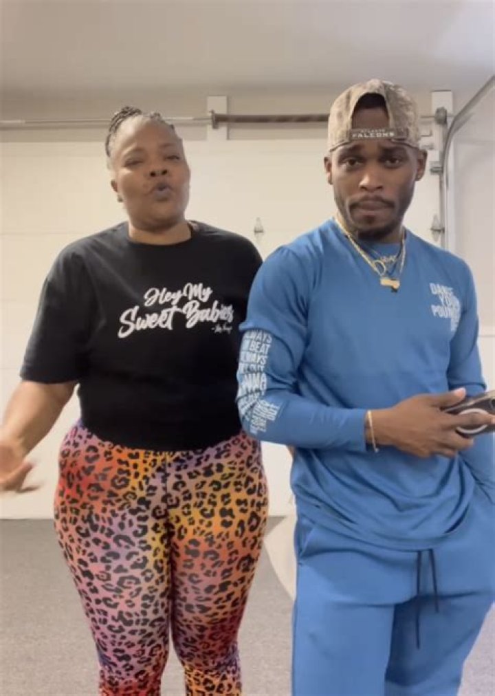 ‘Seem Like Something Mrs.Parker Would Do to Professor Ogleveee’: Mo’Nique Takes Clingy to New Levels While Showering Husband Sidney Hicks with Affection In the Gym