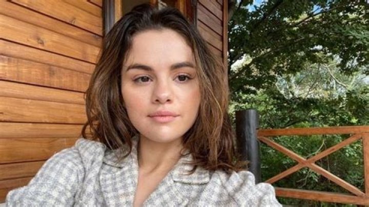 Selena Gomez Teases New Single Love On; Singer’s Paris Pics Leave Fans Baffled