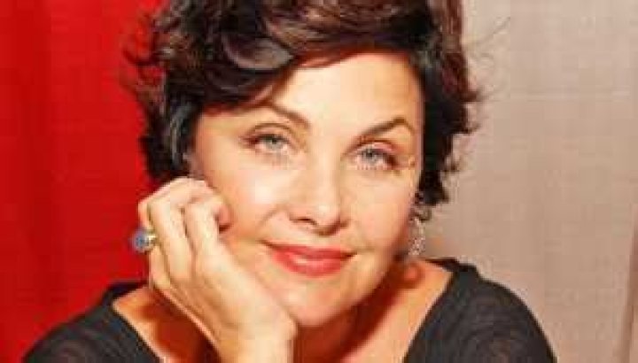 
Sherilyn Fenn Bio, Net Worth, Height, Weight, Boyfriend, Affair, Married, Ethnicity, Nationality, Fact & Career