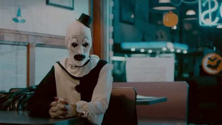 Sink Your Teeth Into These Terrifyingly Good Art The Clown Facts