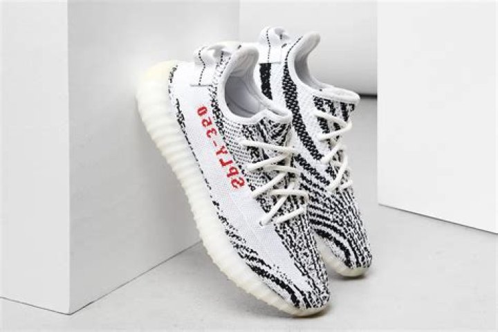 Sneaker Hall Of Fame: Adidas Yeezy Boost 350 V2