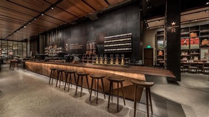 Starbucks' New Reserve Store Will Sell Alcohol & The Cocktails Sound Amazing