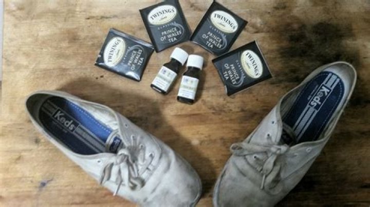 Stay Sockless in Your Favorite Sneakers With This Natural Shoe Odor Remedy