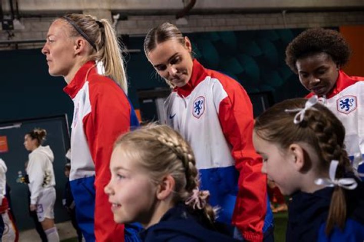 Stefanie van der Gragt Stats, Goals, Records, Assists, Cups and more