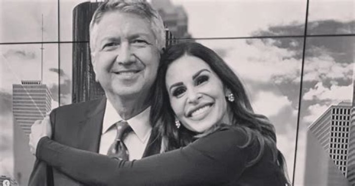 Stephanie Simmons (KHOU) Husband, Bio, Wiki, Age, Illness, Salary