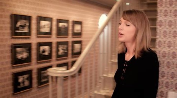 Taylor Swift's House Tour Reveals 19 Incredibly Cool Things She Keeps In Her Home