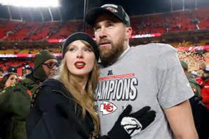 Taylor Swift's single braid in ponytail hairstyle steals the show as she celebrates boyfriend Travis Kelce at Super Bowl