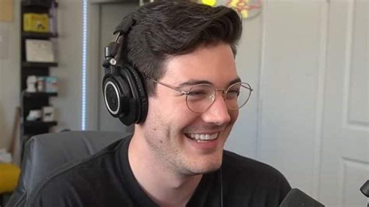 Ted Nivison's Biography - Age, Height, Girlfriend, Net Worth