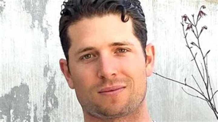 The Bachelorette viewers root for Gabby Windey and Jason Alabaster, react to his ominous post 