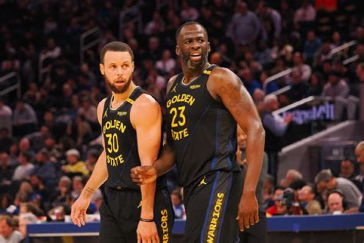 ‘The Beautiful Game is Dead’: NBA Fans Surprised After Draymond Green Shockingly Overtakes Larry Bird’s 3-Point Record