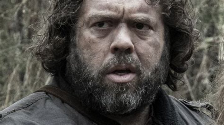 The Walking Dead Fans Think Masked Person Is a Returning Character From the First Season