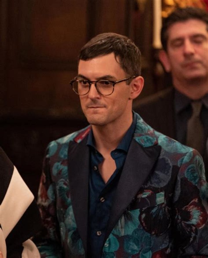 This 'Only Murders' Season 3 Theory Predicts Ben Glenroy Is A Twin