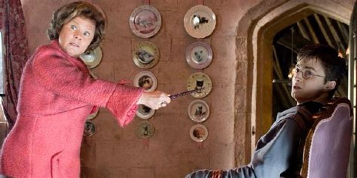 This Harry Potter Theory Suggests Dolores Umbridge Was So Freakin' Evil Because She Wore A Horcrux