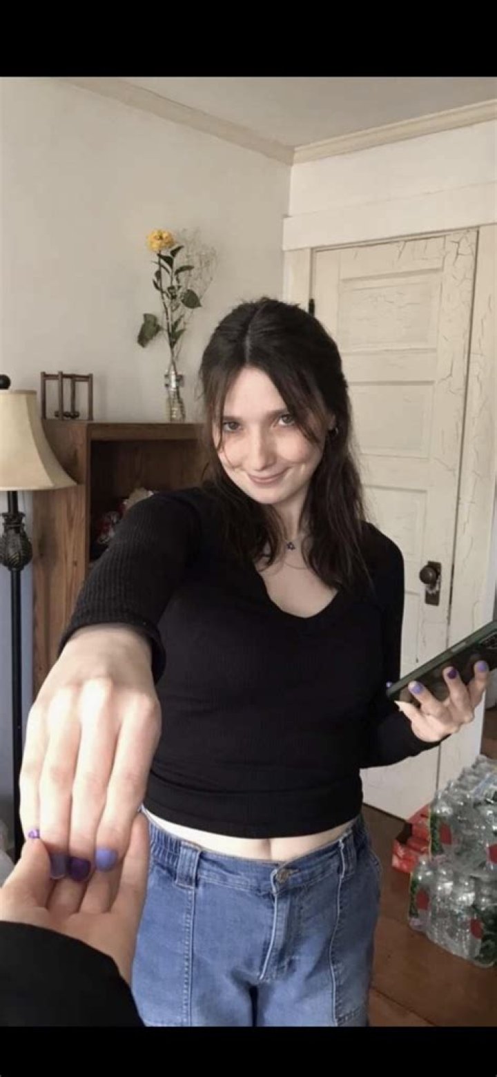 This Woman Used Her Boyfriend's Balls As A Beauty Blender & Twitter Is Freaking Out