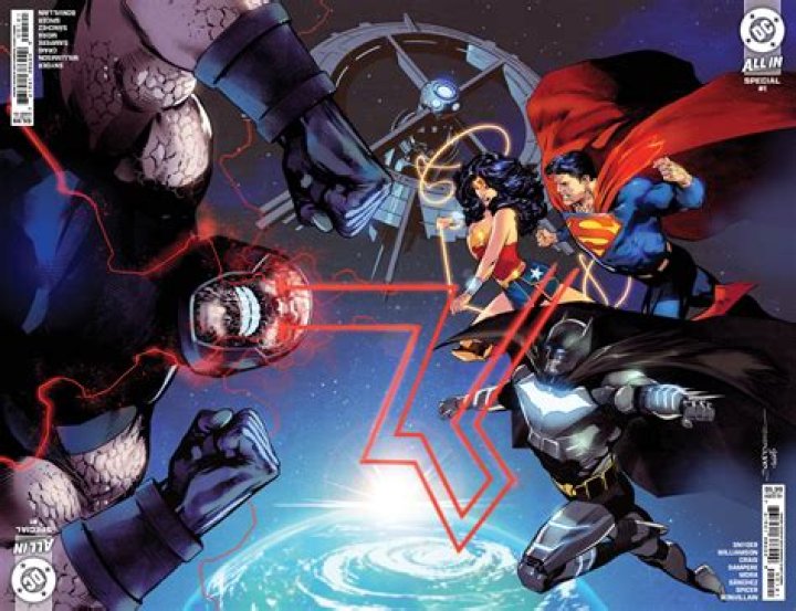Titans' New Deathstroke Actor Praises His Role on DC Universe
