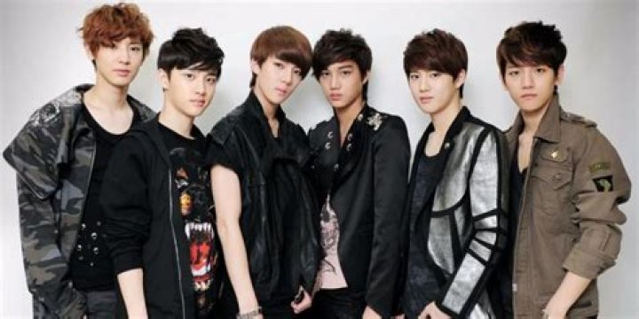 Top 10 famous K-pop groups with 6 members: Weeekly, IVE, ASTRO and more