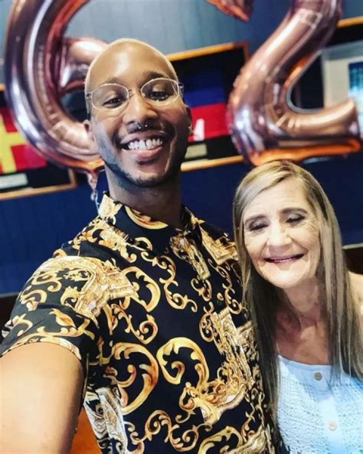 Toyboy husband turned down birthday sex - I'm convinced he's cheating