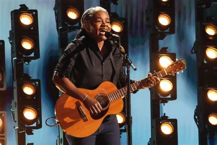 Tracy Chapman (Singer) Bio, Wiki, Age, Spouse, Songs, Net Worth